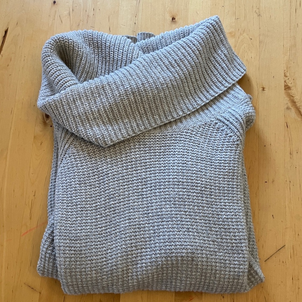 Market & Spruce Gray Knit Sweater